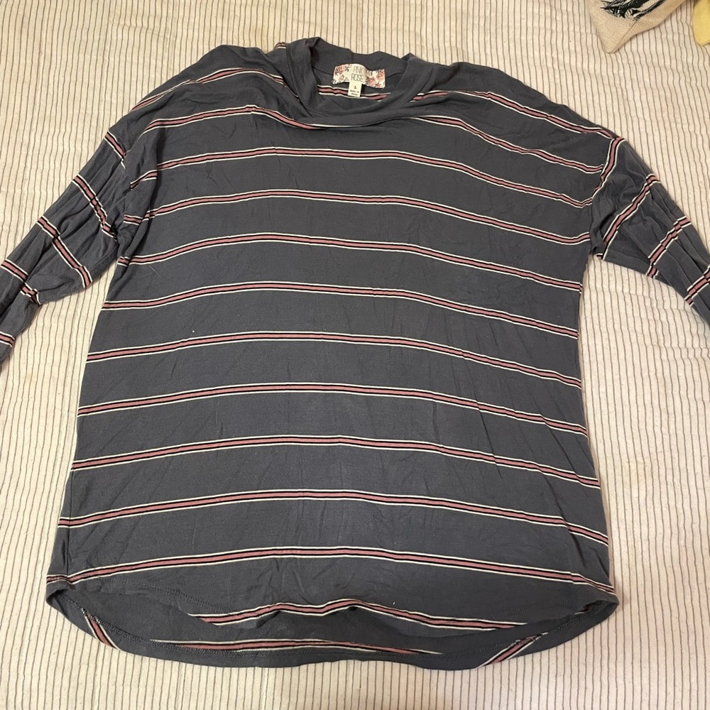 Soft women’s long T-shirt… Dark purple, pink… Size large